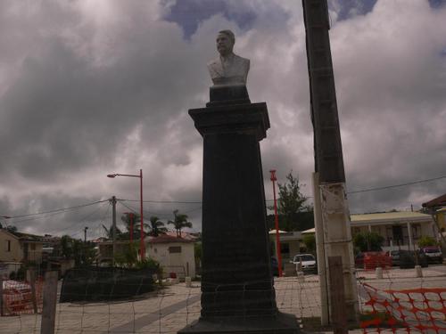 Statue_au_bourg